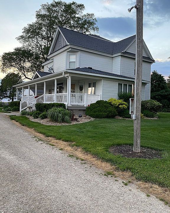 Beautiful acreage For Sale