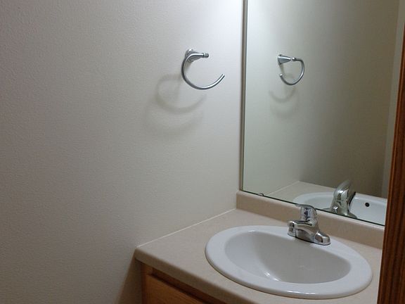 5th image of 826 37th Ave S APT 2