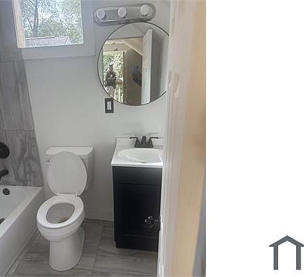 4th image of 3888 Mathis St #1