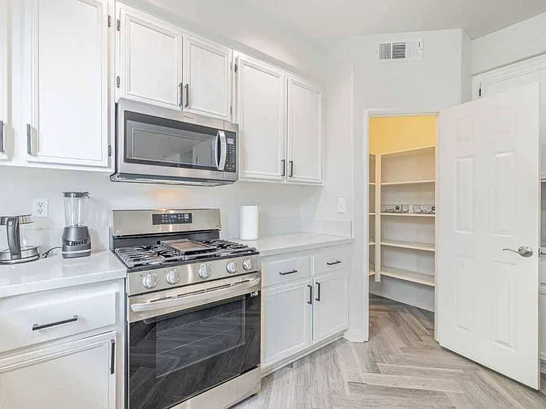 3423 Racquet Ln — Photo 12