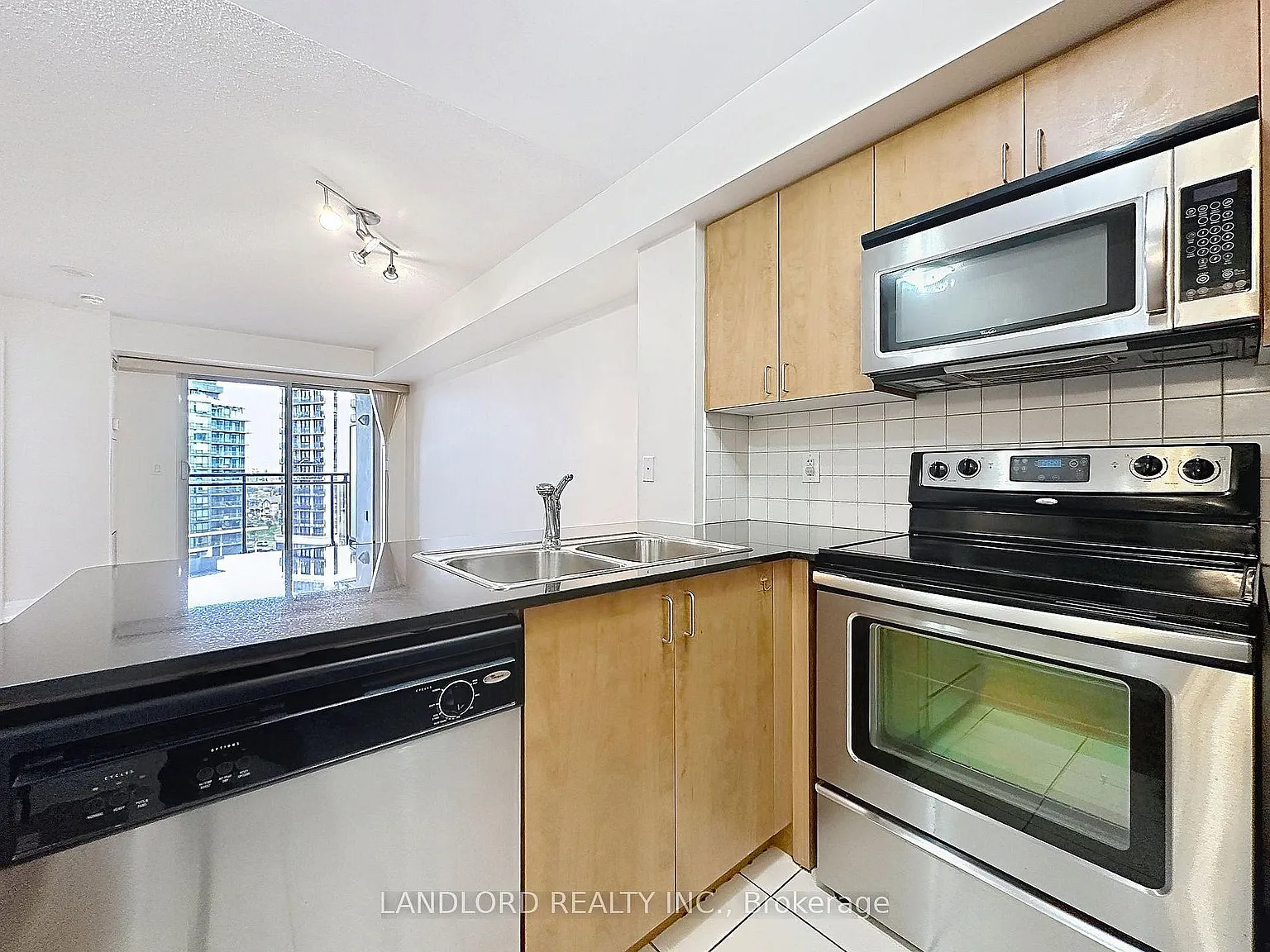 1070 Sheppard Ave W - 801 — Photo 4