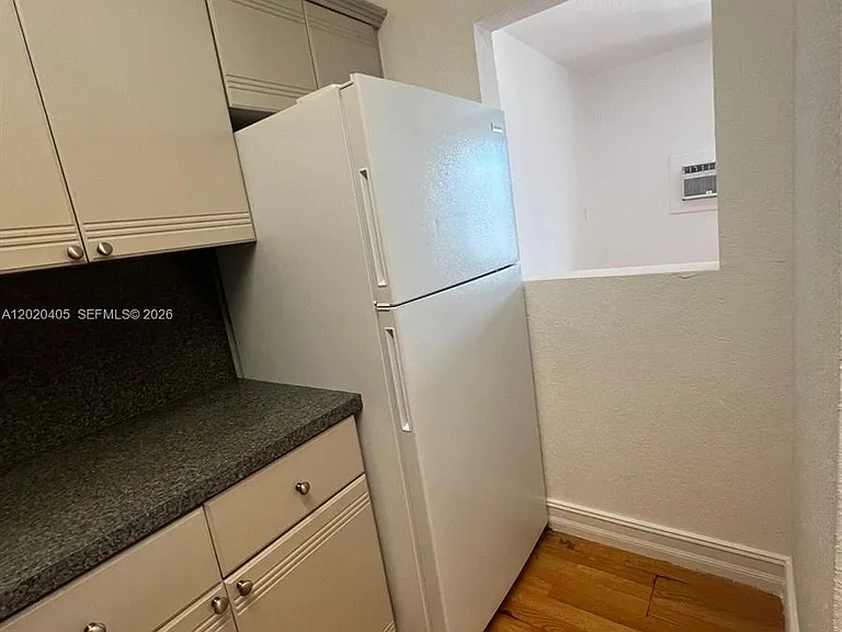 820 Euclid Ave #303 — Photo 5