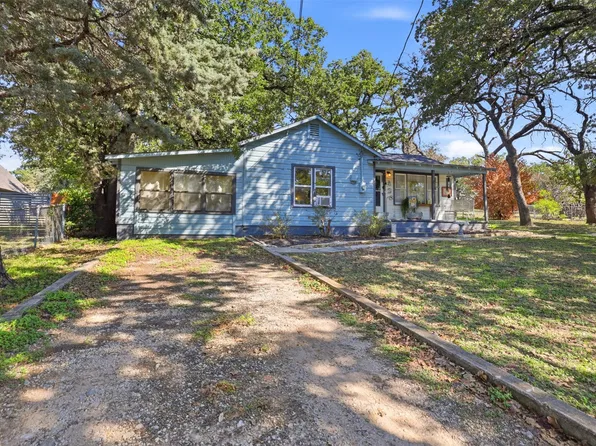 425 Dunaway Ln, Azle, TX 76020