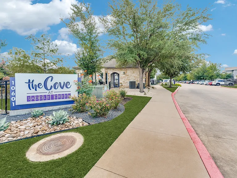 Saddle Creek And The Cove — Photo 30
