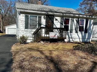 7857 Ruby St, Utica, MI 48317