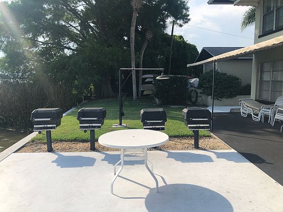 4th image of 4328 Edgewater Dr APT A102