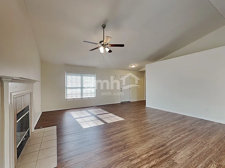 7888 Edgewater Dr — Photo 5
