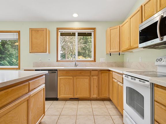 3rd image of 7116 NE 170th St