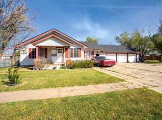 310 W 9th St, Panhandle, TX 79068