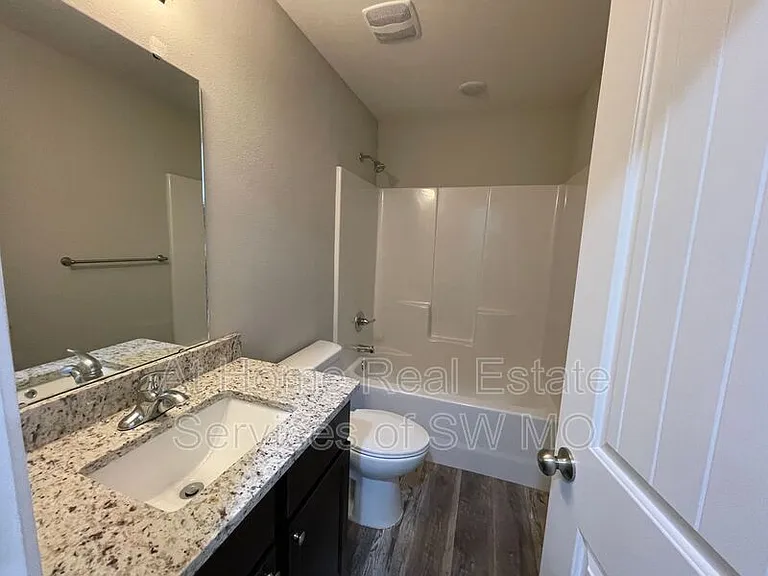 3921 W Linwood St — Photo 7