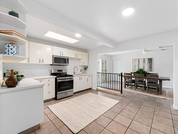 3rd image of 428 Q St