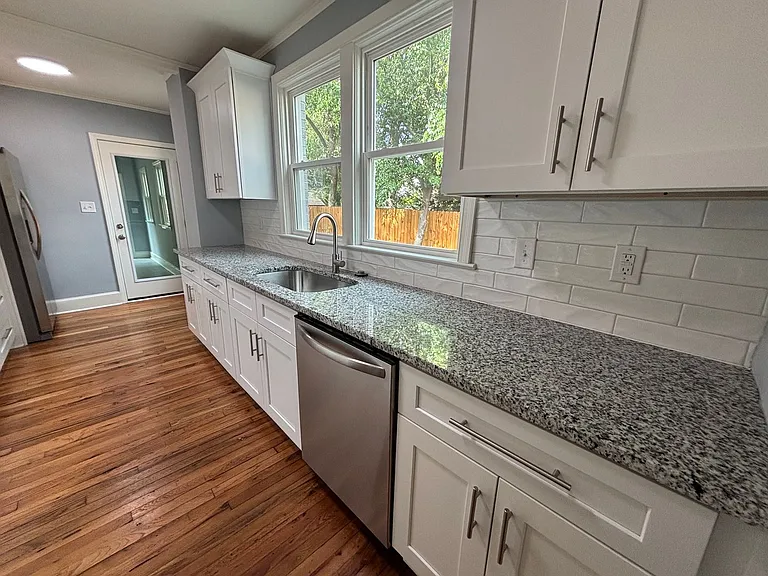 2613 Kiawah Ave — Photo 8
