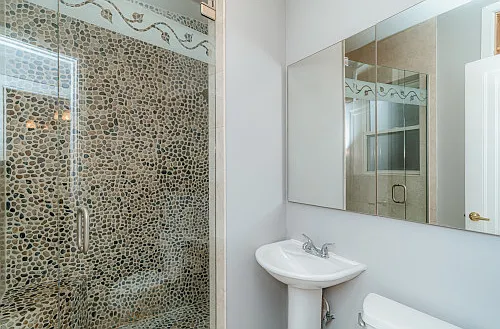 1930 N Richmond St #3 — Photo 10