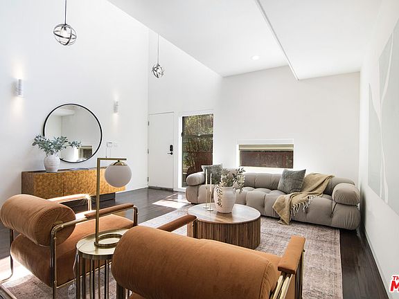 4th image of 1140 N Formosa Ave APT 2