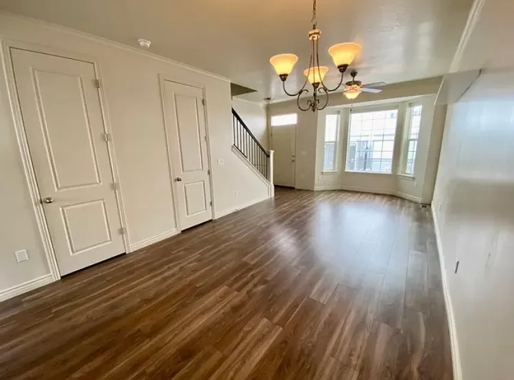 2 bed, 1.5 bath, 1076 sqft, $1,675 — Photo 2