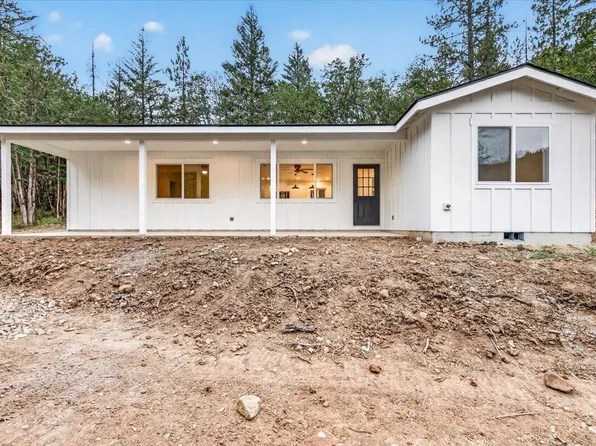 5220 Highway 227, Trail, OR 97541