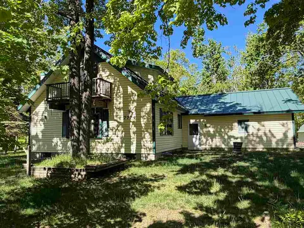 7774 Sandpiper Trl, Gaylord, MI 49735