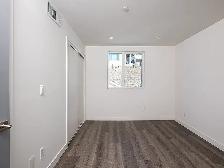 1430 W 9th St #1434 — Photo 11