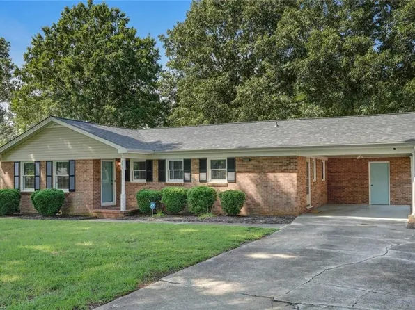398 Shady Grove Rd, Eden, NC 27288