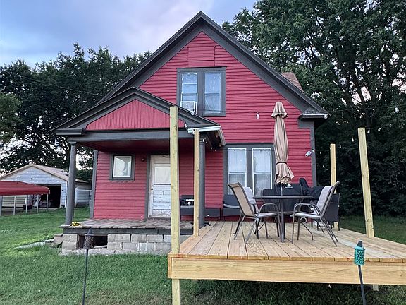 3rd image of 46036 309th St
