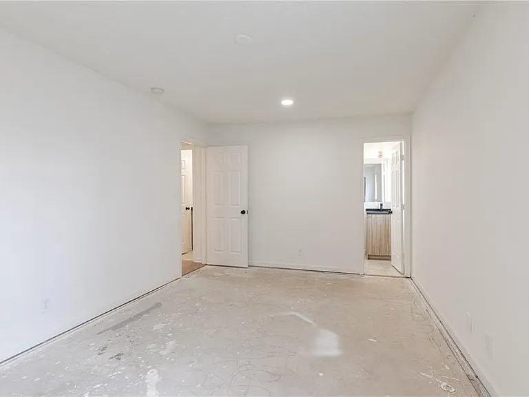 1601 Walker St SE #B — Photo 17