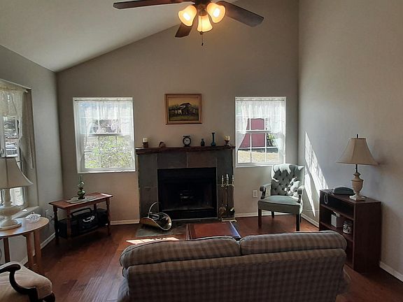 4th image of 17520 W FOOTHILL Road