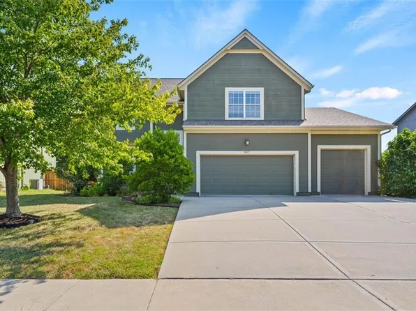 807 N Cedar St, Gardner, KS 66030