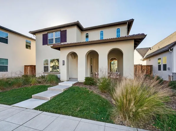 3220 Crocker Dr, Sacramento, CA 95818