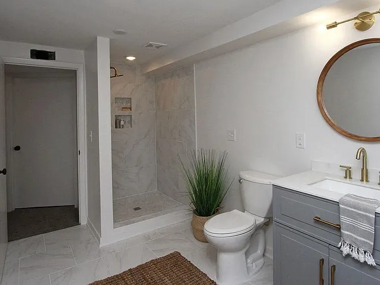 1801 S 51st St — Photo 7