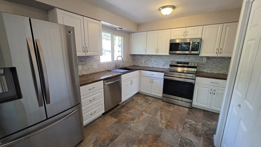 540 E 2800 N — Photo 3