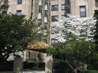 415 Ocean Parkway in Kensington