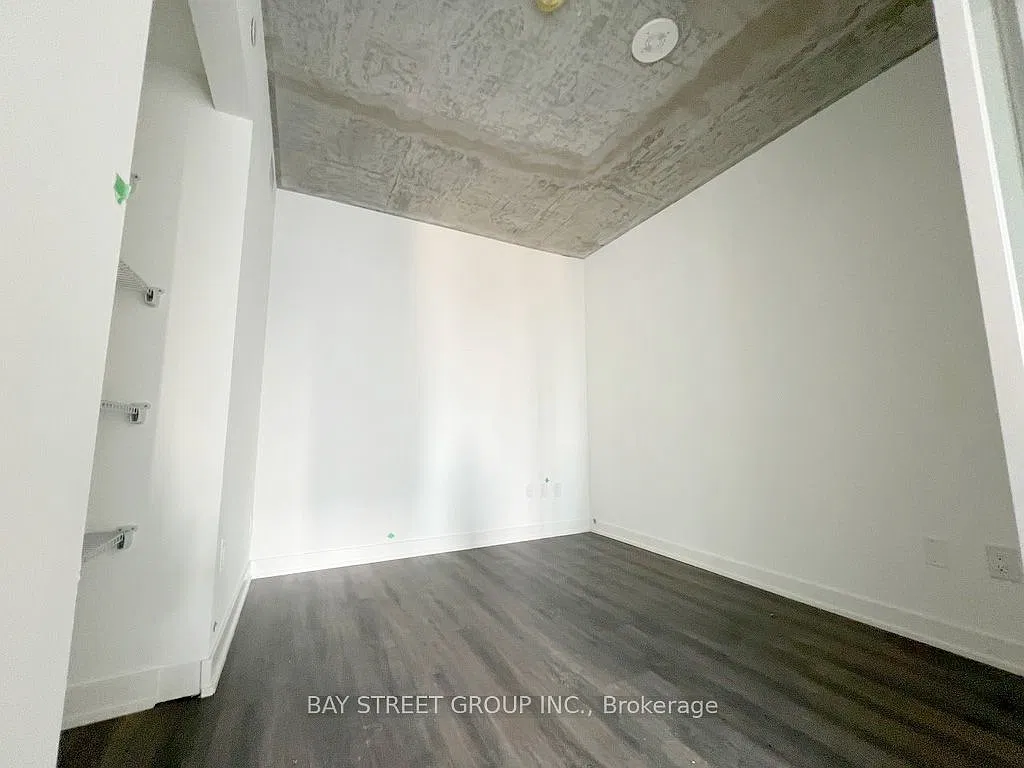 65 Mutual St — Photo 4