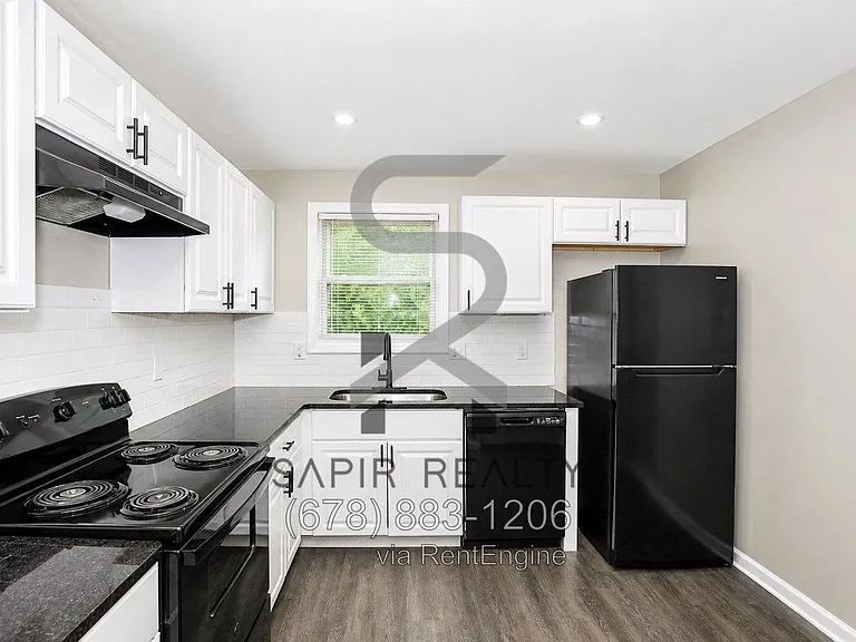 371 Lanier St NW #6 — Photo 4