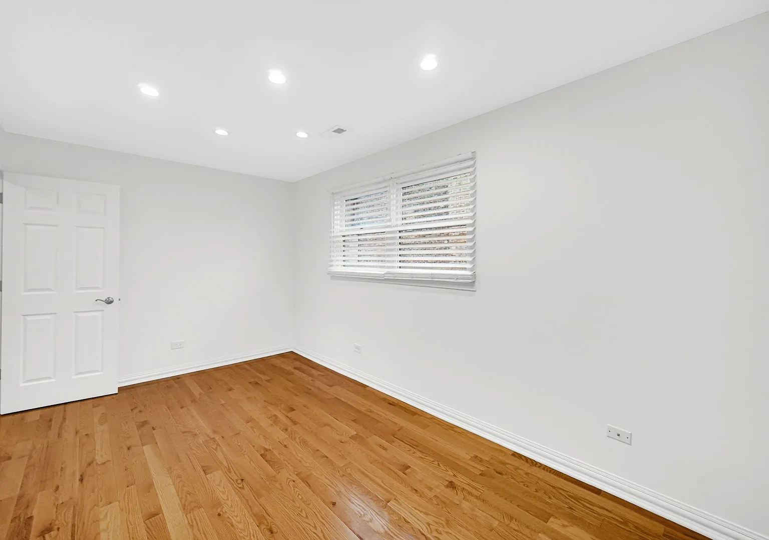 2218 W Augusta Blvd — Photo 4