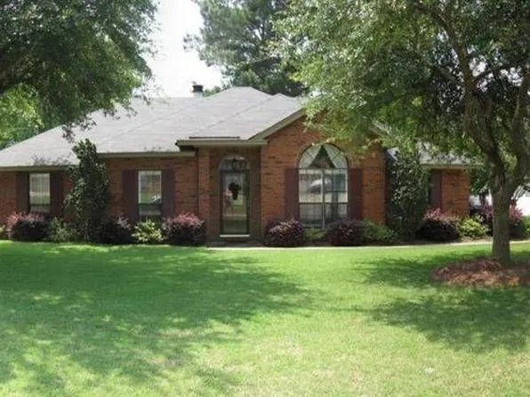 393 Kingston Garden Rd, Prattville, AL 36067