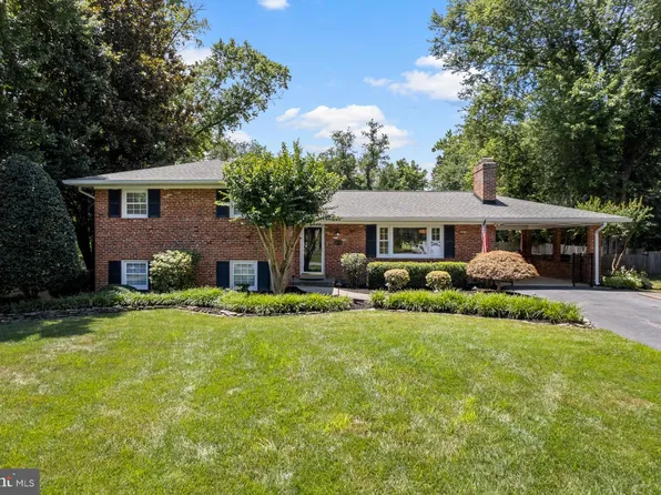 11133 Pelham Ln, Fairfax, VA 22030