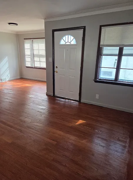2 bed, 1.5 bath, 900 sqft, $1,100 — Photo 2