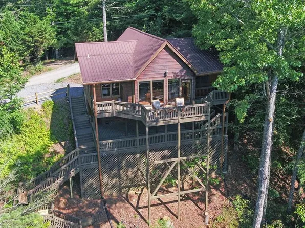 679 Mountain View Cir, Blue Ridge, GA 30513