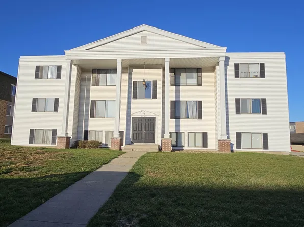 3728 W 9th St, Waterloo, IA 50702