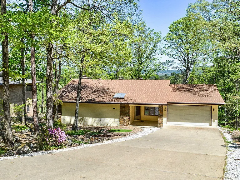 46 Acceso Cir — Photo 44