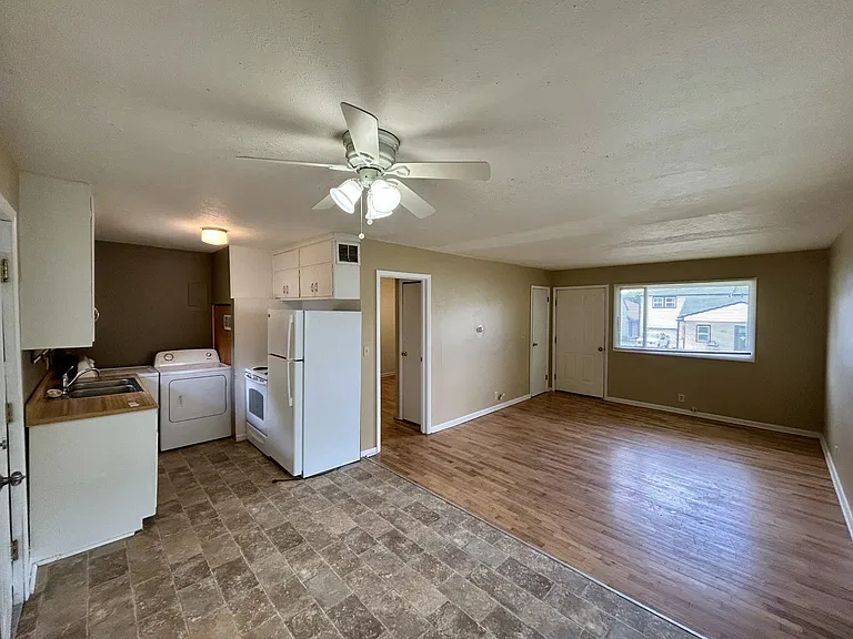 818 Elm St — Photo 14