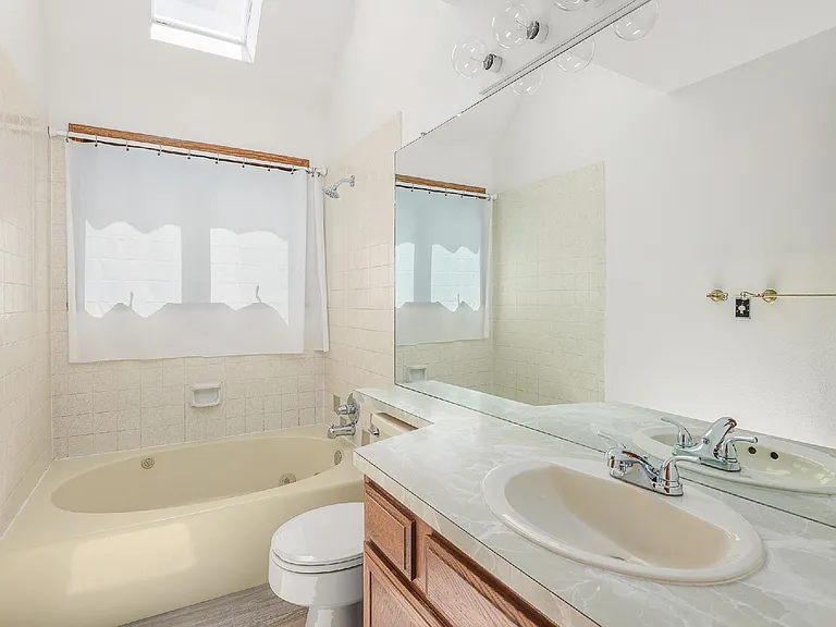 932 E Ellsworth Ave #A — Photo 27