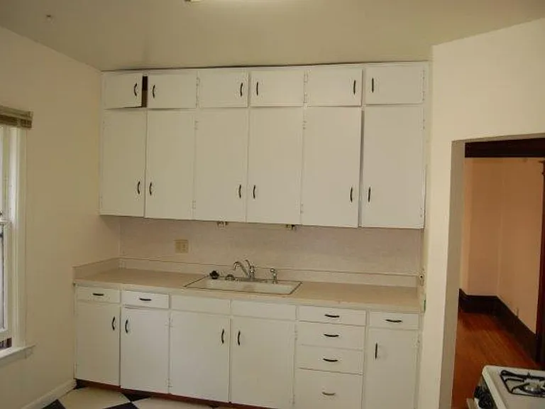 2034 Rusk St — Photo 6