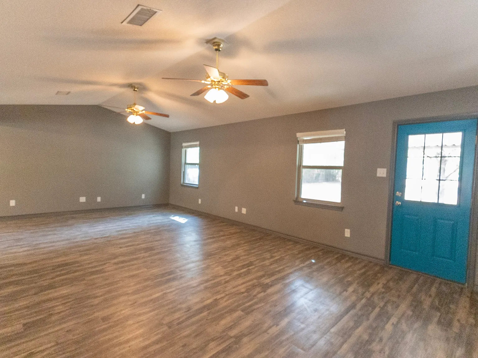 3 bed, 1460 sqft, $1,900 — Photo 4