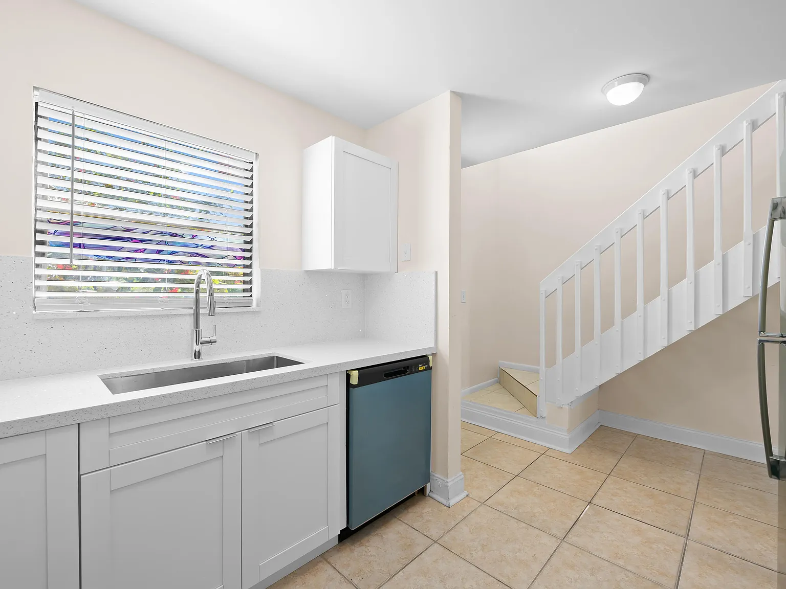 2 bed, 1.5 bath, 1020 sqft, $2,200 — Photo 3