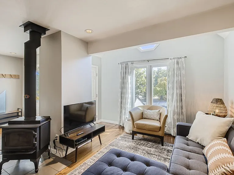 2113 Walnut St #9B — Photo 8