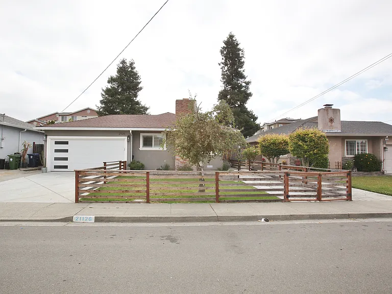21126 Ashfield Ave — Photo 22
