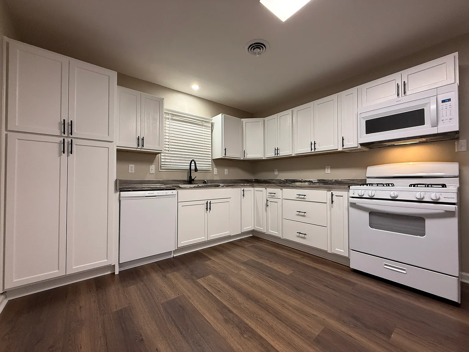 3 bed, 1485 sqft, $1,650 — Photo 4