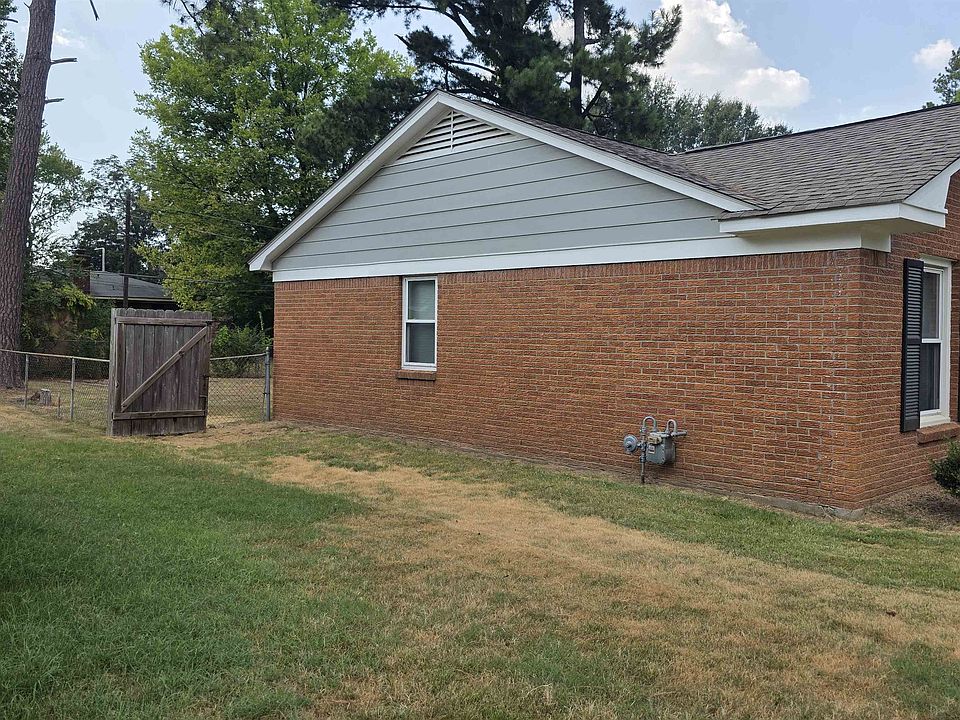 2nd image of 5303 Villa Del Rey Dr