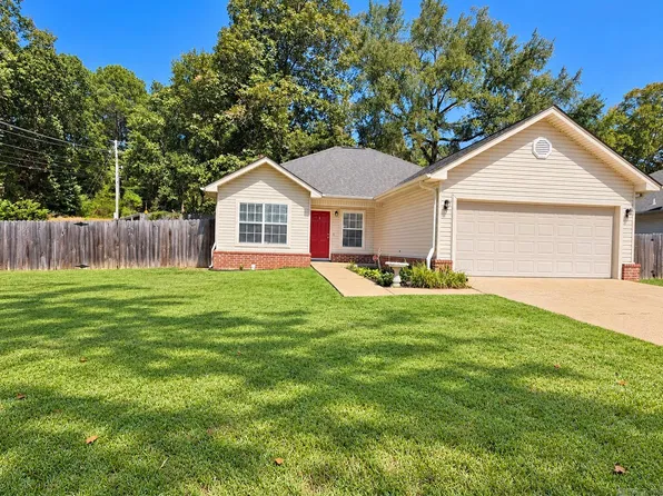 3006 Sharon Rd, Benton, AR 72019